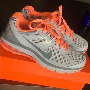 Women’s AirMax Defy RN